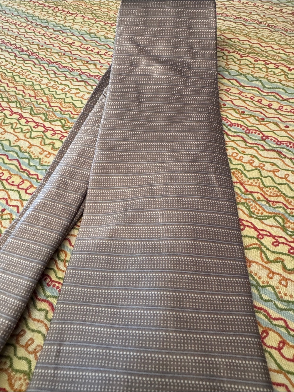 Perry Ellis Portfolio Silk Necktie Tan Taupe Horizontal Dotted Stripe vintage